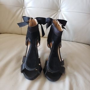 Metaphor Black Heels